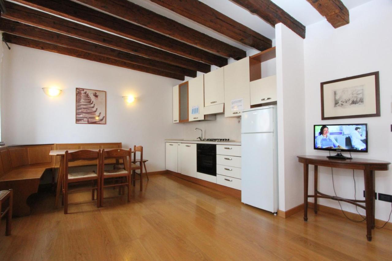 Residence Dei Mori Venesia Bagian luar foto