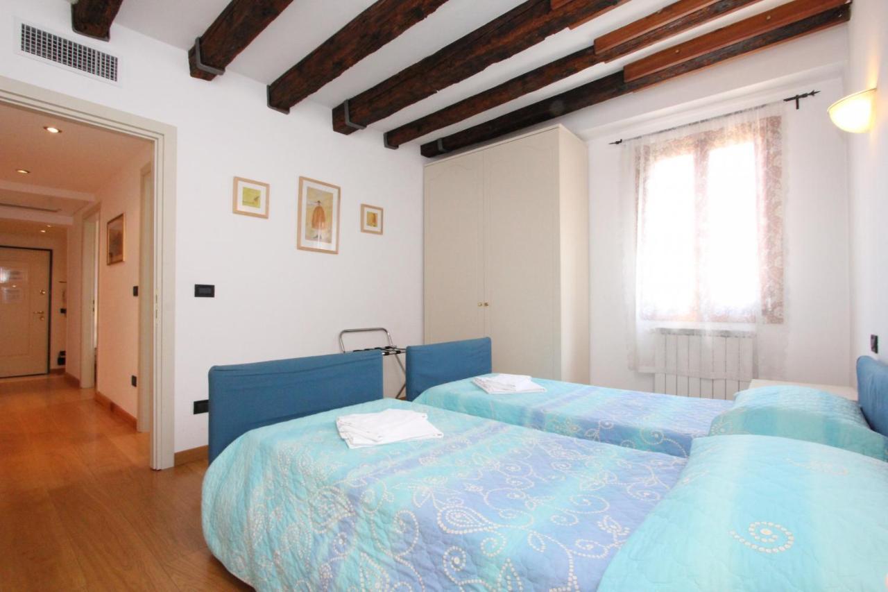 Residence Dei Mori Venesia Bagian luar foto