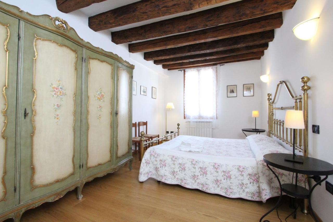Residence Dei Mori Venesia Bagian luar foto