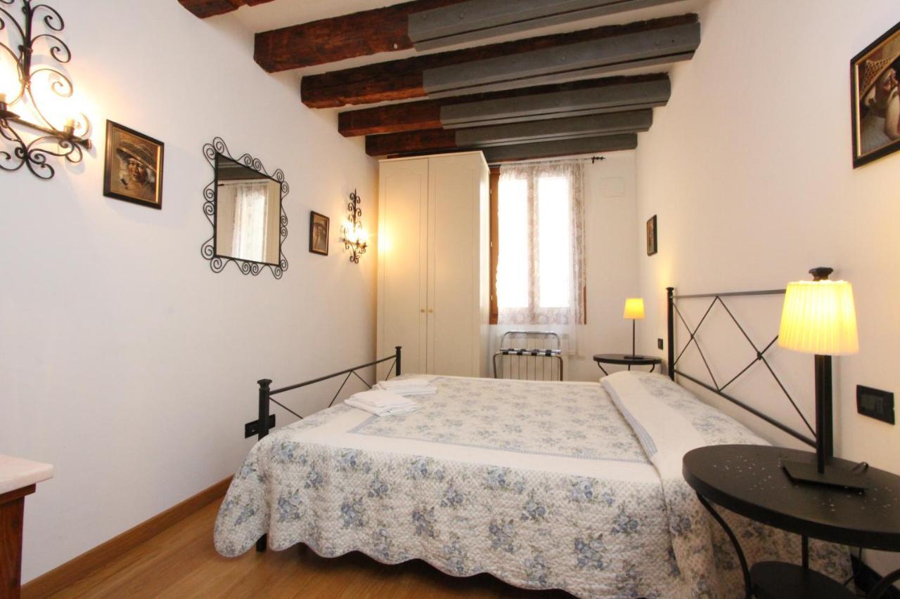 Residence Dei Mori Venesia Bagian luar foto